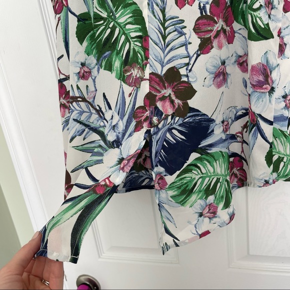 Tropical floral button down sleeveless top, palm leaf hibiscus print - Picture 3 of 5